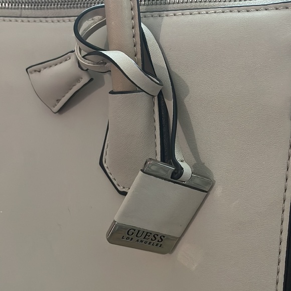 Guess Large Satchel Crossbody Bag with LEOPARD interior print - Picture 7 of 12